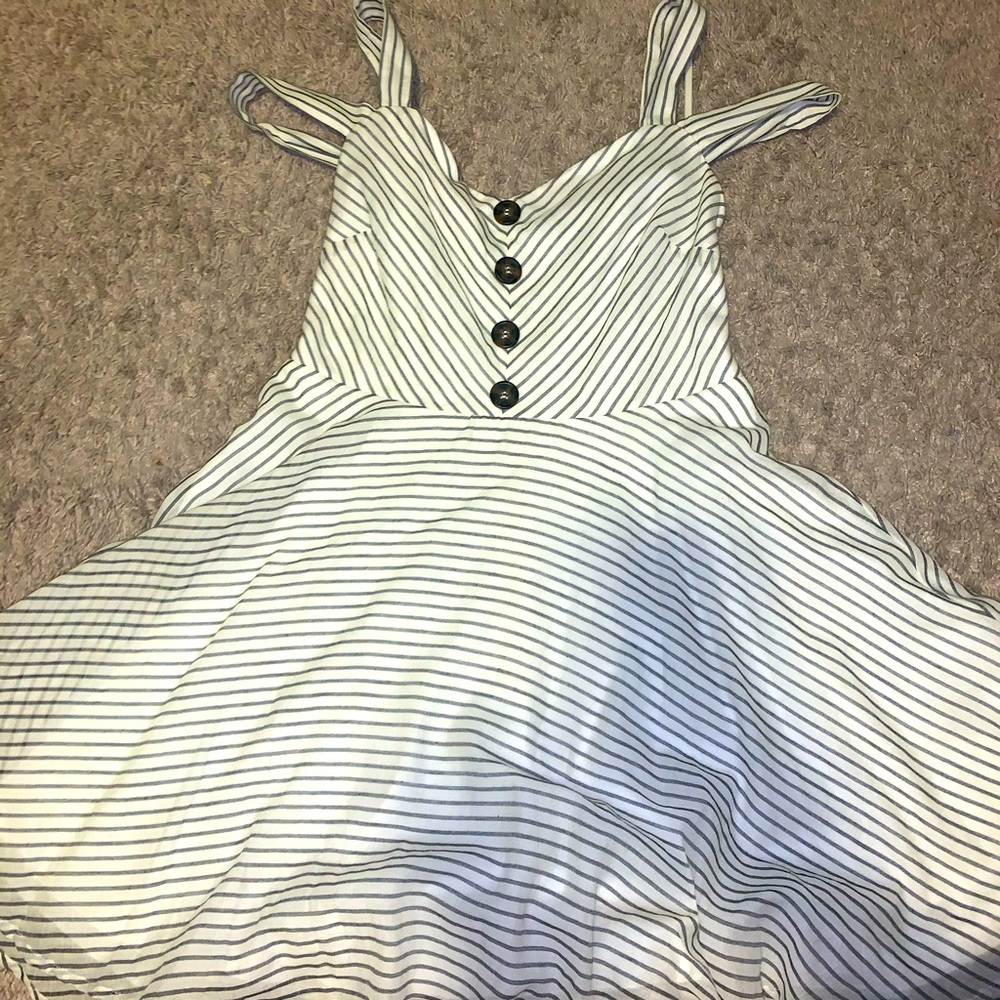 A cute easual summer dress
